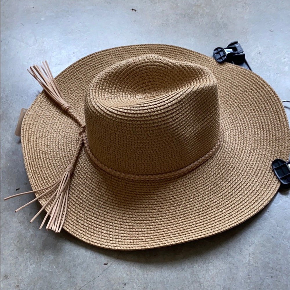 Beach Straw Hat with tassels